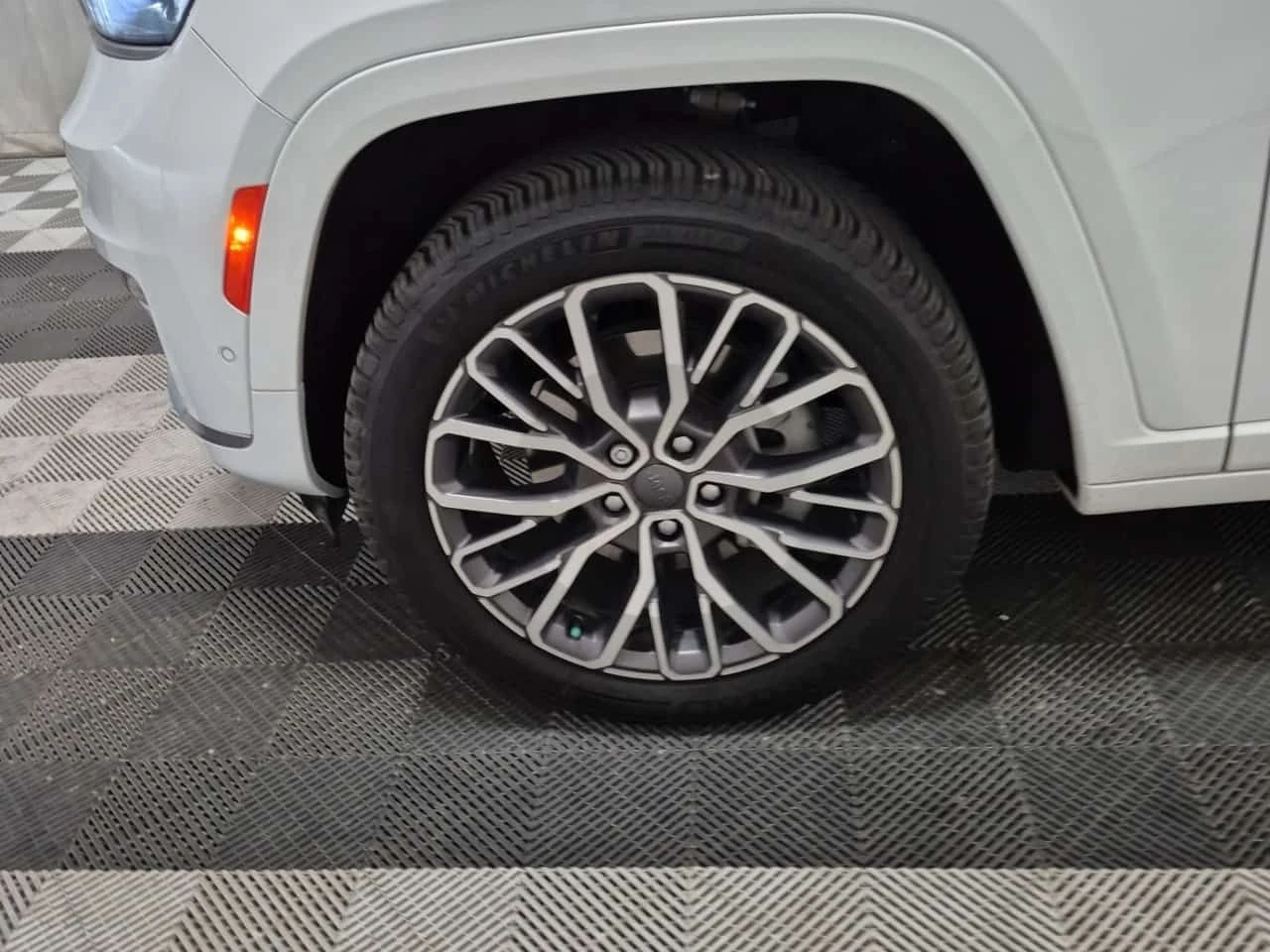 Jeep Grand cherokee * SUMMIT RESERVE * CARFAX * , снимка 15 - Автомобили и джипове - 55610908