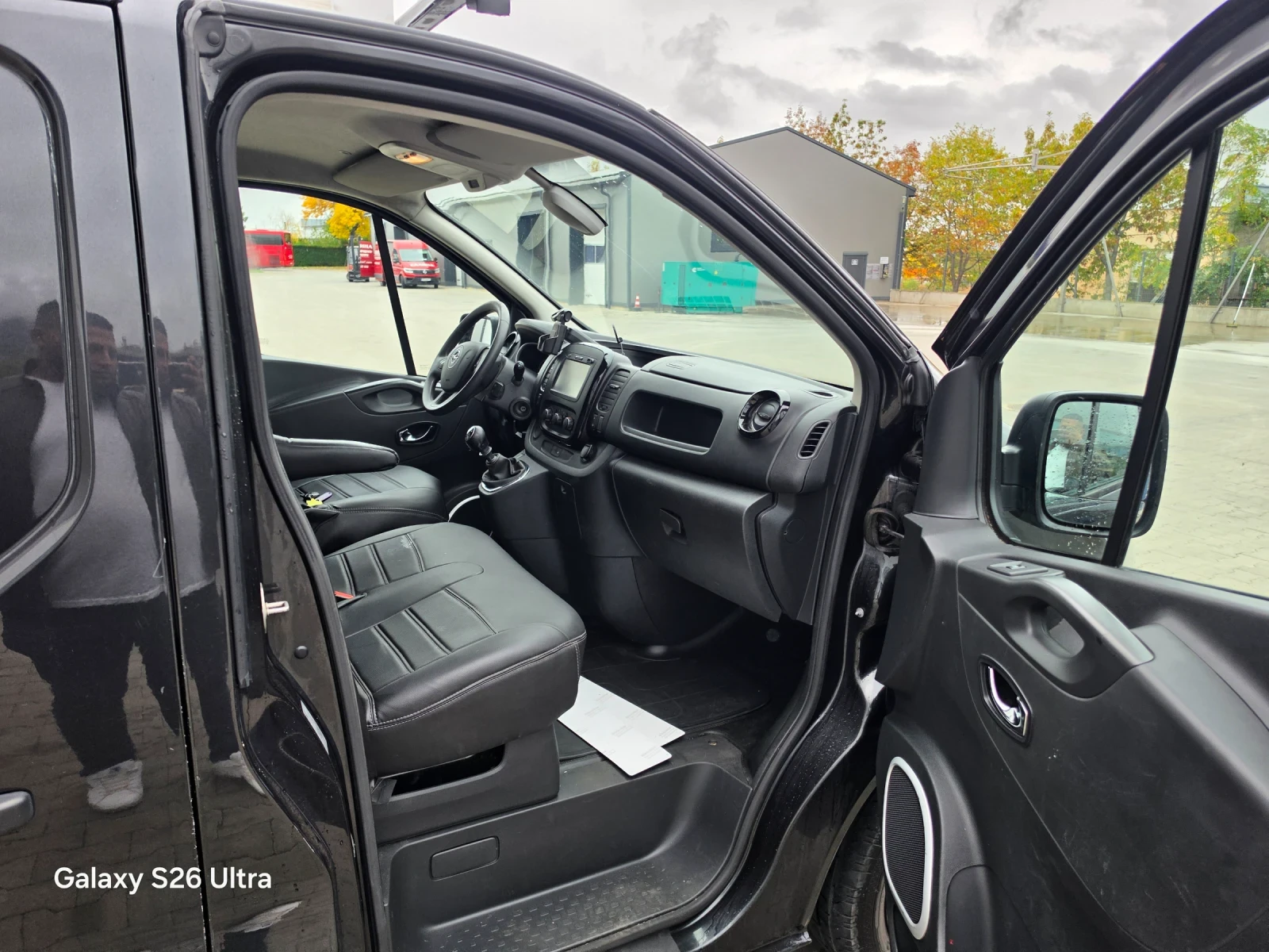 Opel Vivaro, снимка 8 - Бусове и автобуси - 56478793