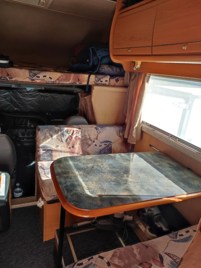 Кемпер Ford Transit , снимка 13 - Каравани и кемпери - 52307901