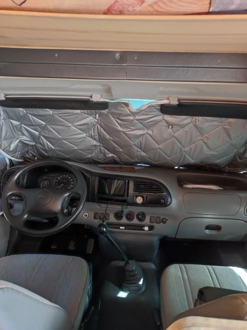 Кемпер Ford Transit , снимка 16 - Каравани и кемпери - 52307901