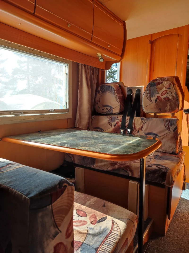 Кемпер Ford Transit , снимка 12 - Каравани и кемпери - 52307901