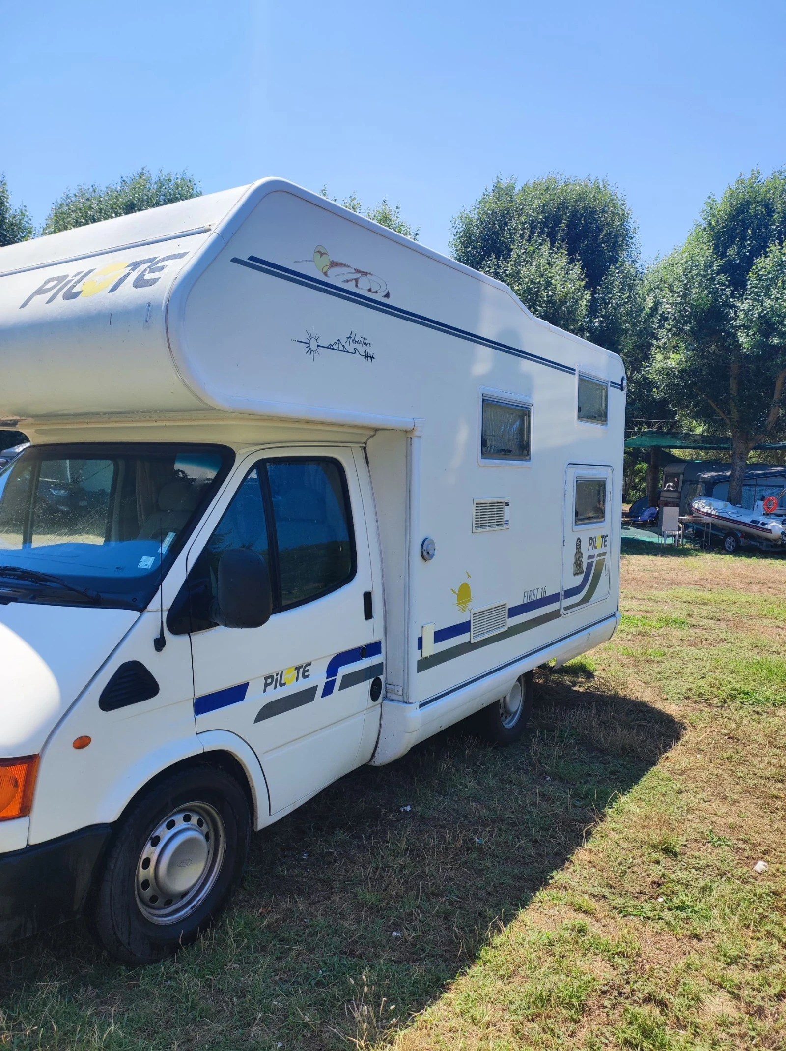 Кемпер Ford Transit , снимка 13 - Каравани и кемпери - 52307901