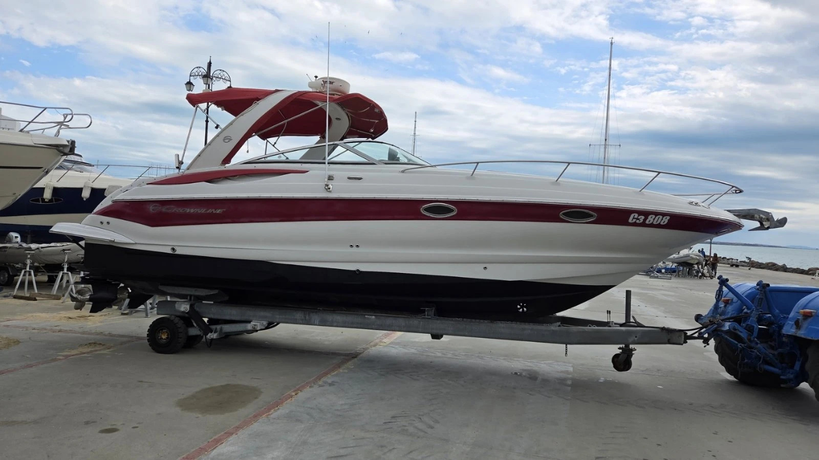 Моторна яхта Crownline 315SCR, снимка 11 - Воден транспорт - 56123624