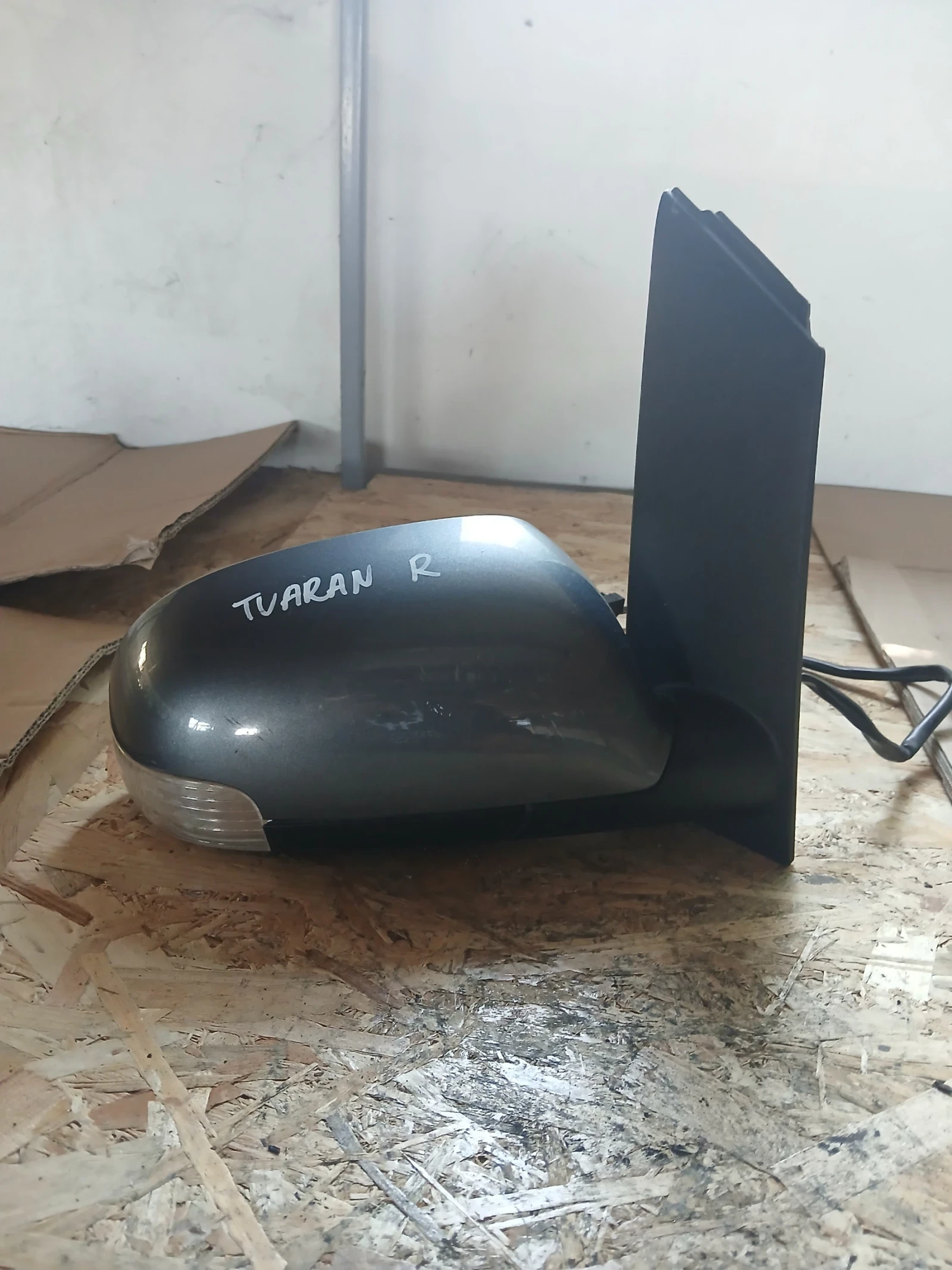 Огледало дясно VW Touran, снимка 2 - Части - 56126538