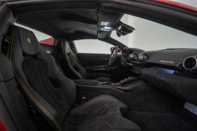 Ferrari 812 GTS = Carbon Interior & Exterior= Гаранция, снимка 15 - Автомобили и джипове - 45766402
