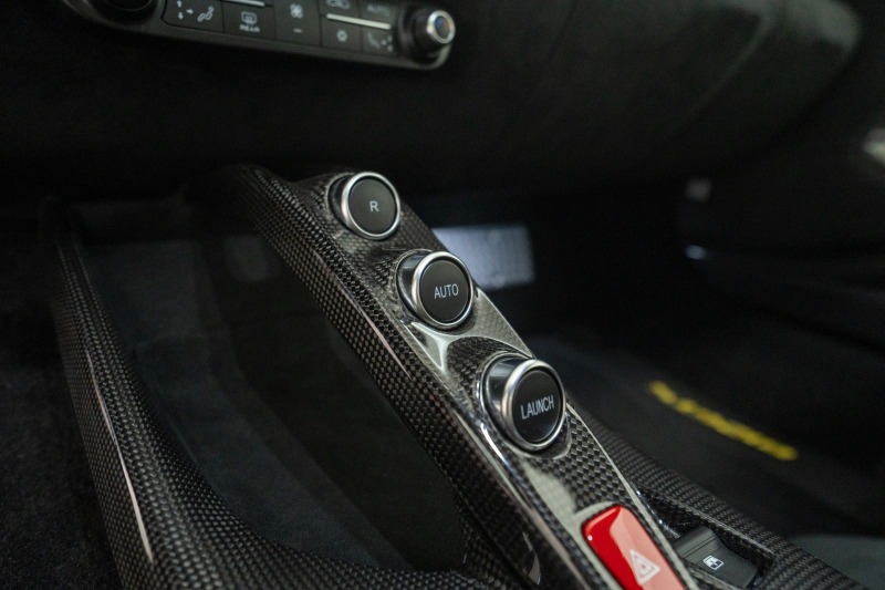 Ferrari 812 GTS = Carbon Interior & Exterior= Гаранция, снимка 13 - Автомобили и джипове - 45766402