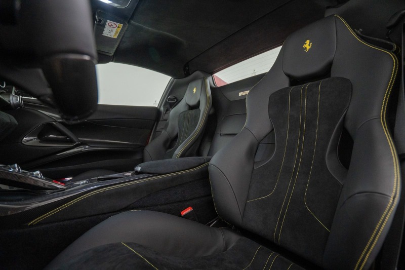 Ferrari 812 GTS = Carbon Interior & Exterior= Гаранция, снимка 8 - Автомобили и джипове - 45766402