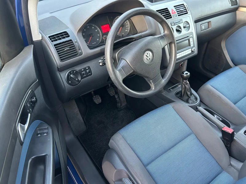 VW Touran, снимка 9 - Автомобили и джипове - 46561942