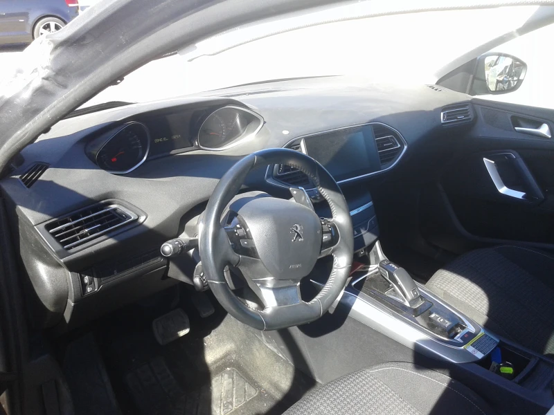 Peugeot 308 1.5d, снимка 3 - Автомобили и джипове - 47589872