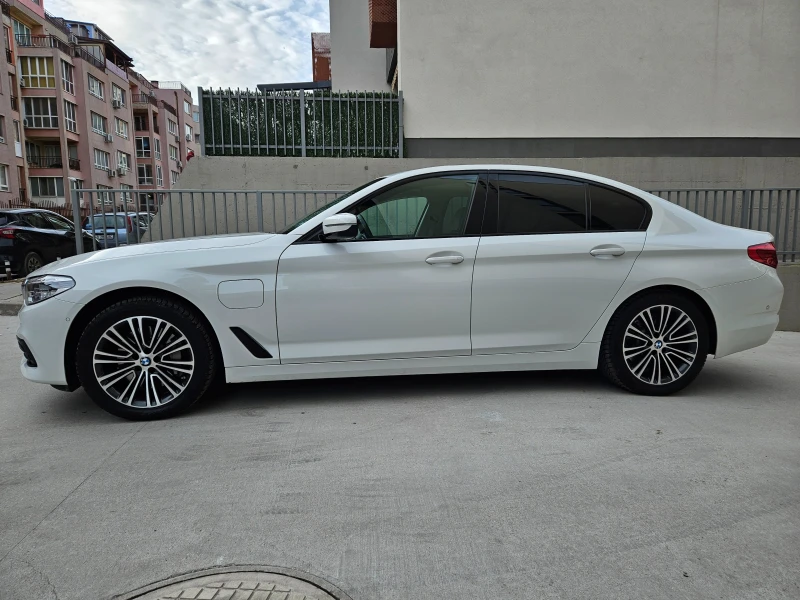 BMW 530E Пълна сервизна история в БМВ, снимка 2 - Автомобили и джипове - 48249916