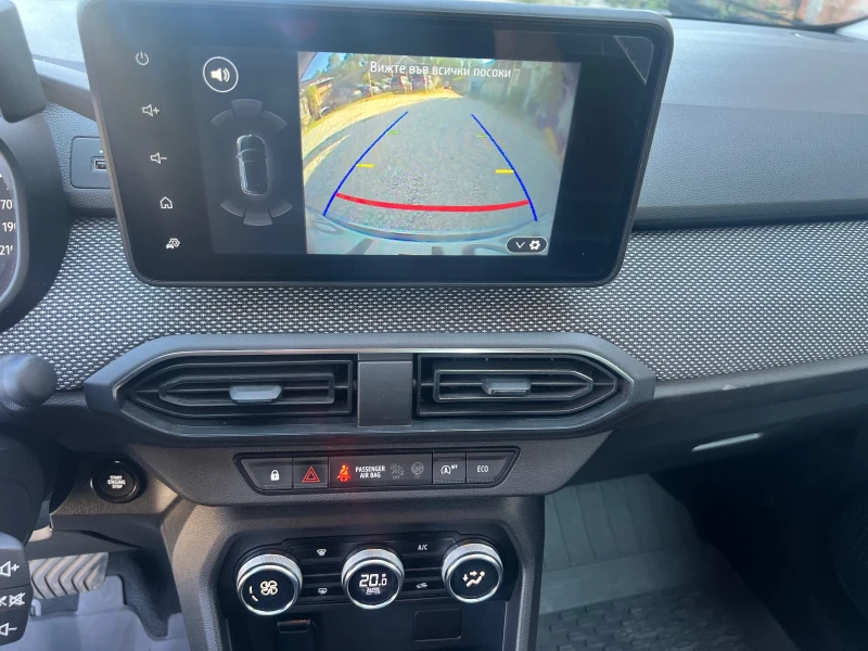 Dacia Logan 1.0i -92 k.c. Автоматик, снимка 12 - Автомобили и джипове - 51329370