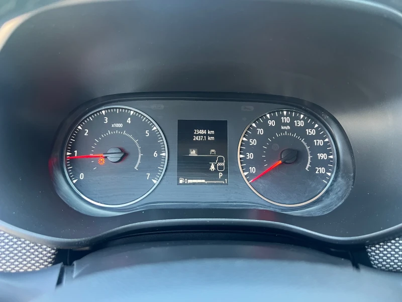 Dacia Logan 1.0i -92 k.c. Автоматик, снимка 13 - Автомобили и джипове - 51329370