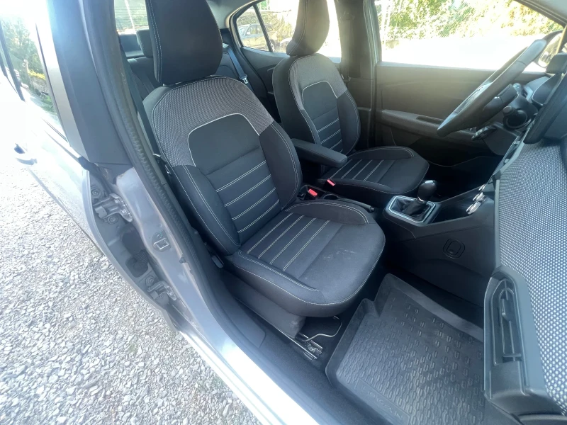 Dacia Logan 1.0i -92 k.c. Автоматик, снимка 9 - Автомобили и джипове - 51329370