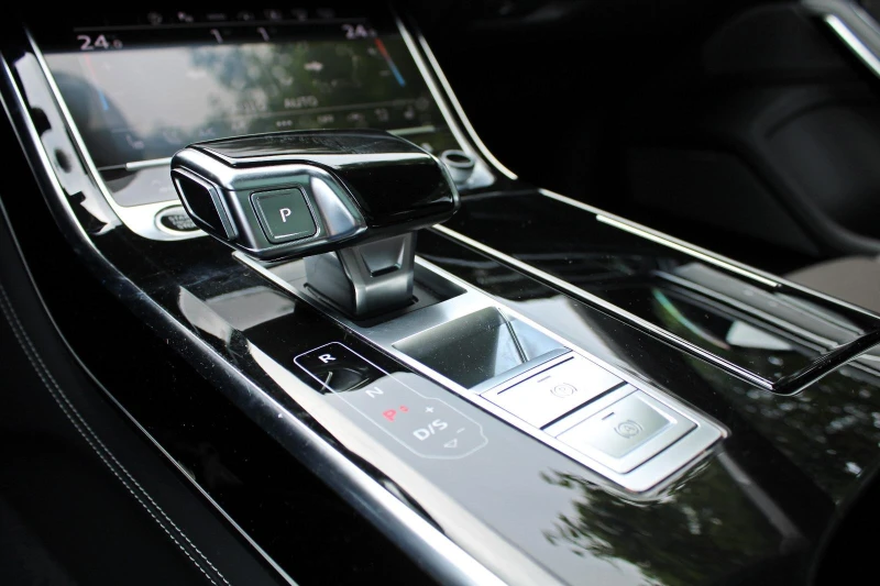 Audi A8 55 TFSI QUATTRO LONG B&O 360 PANORAMA MATRIX, снимка 13 - Автомобили и джипове - 52158816