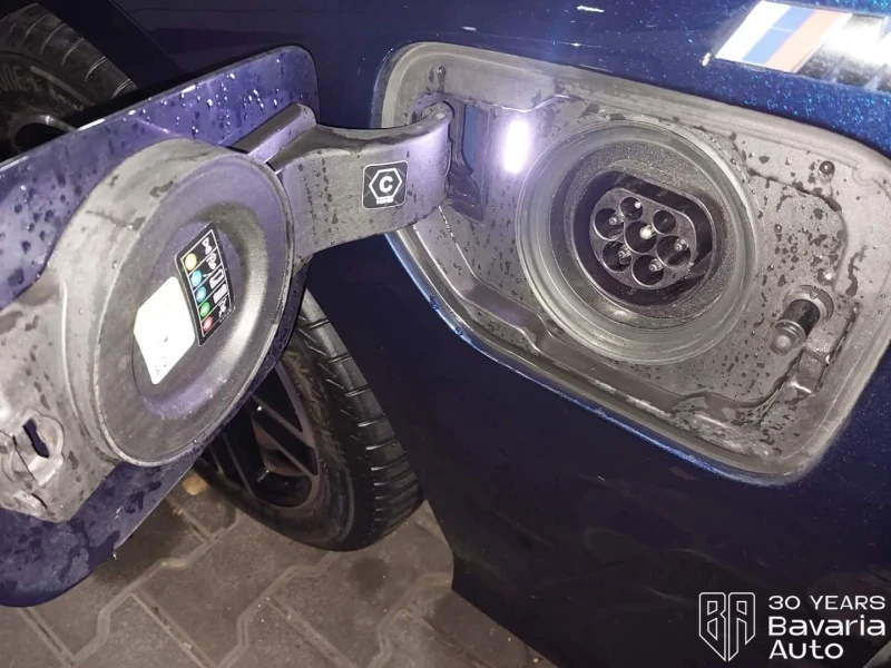 BMW 330 e Touring M Sport Paket Sportautomatic, снимка 13 - Автомобили и джипове - 52669881