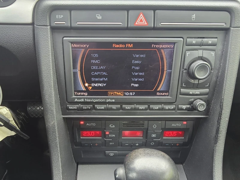 Audi A4 2.0TDI/SPORTLINE, снимка 15 - Автомобили и джипове - 52847044