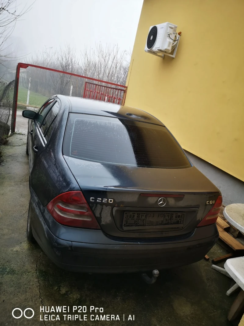Mercedes-Benz C 220, снимка 3 - Автомобили и джипове - 53245726