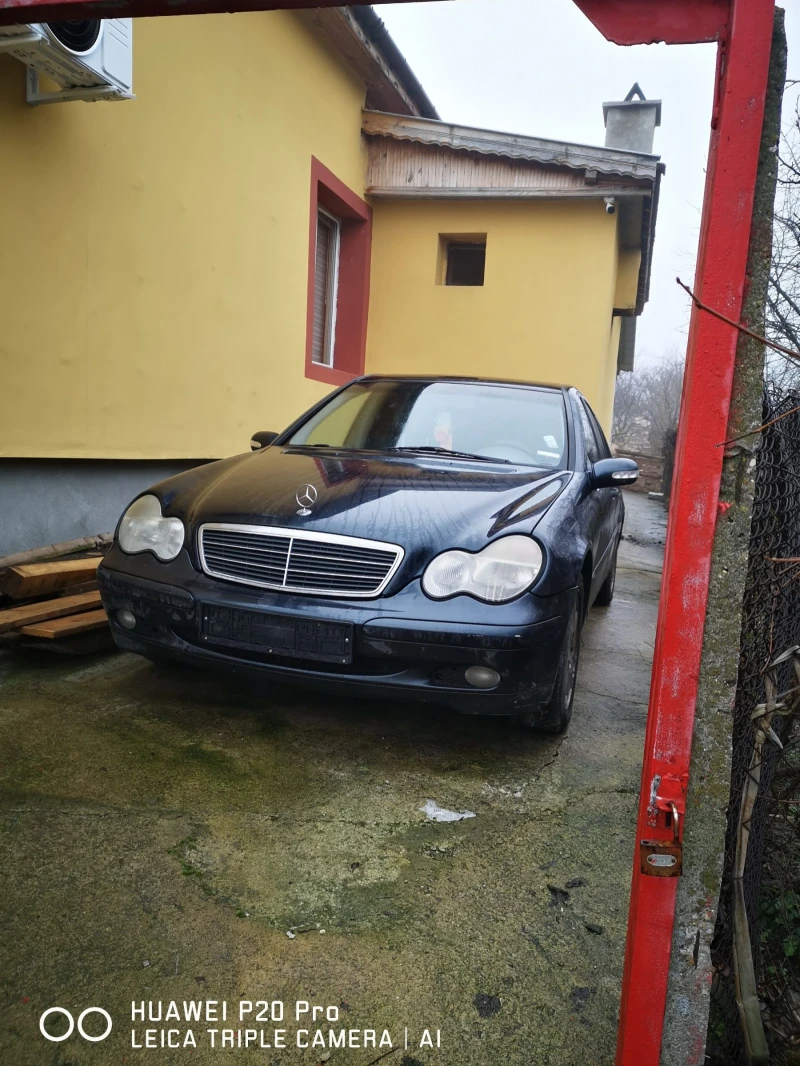 Mercedes-Benz C 220, снимка 2 - Автомобили и джипове - 53245726