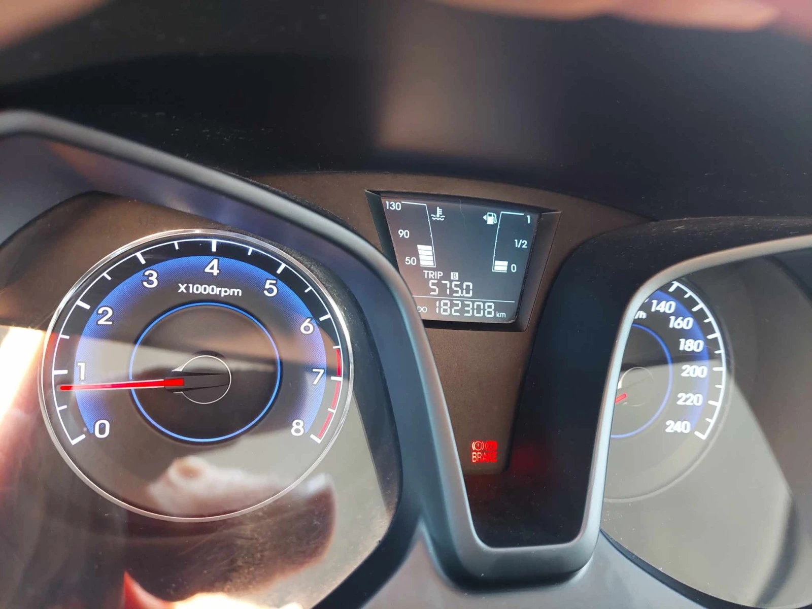 Hyundai Ix20 1,4i 90ps / | Mobile.bg   12