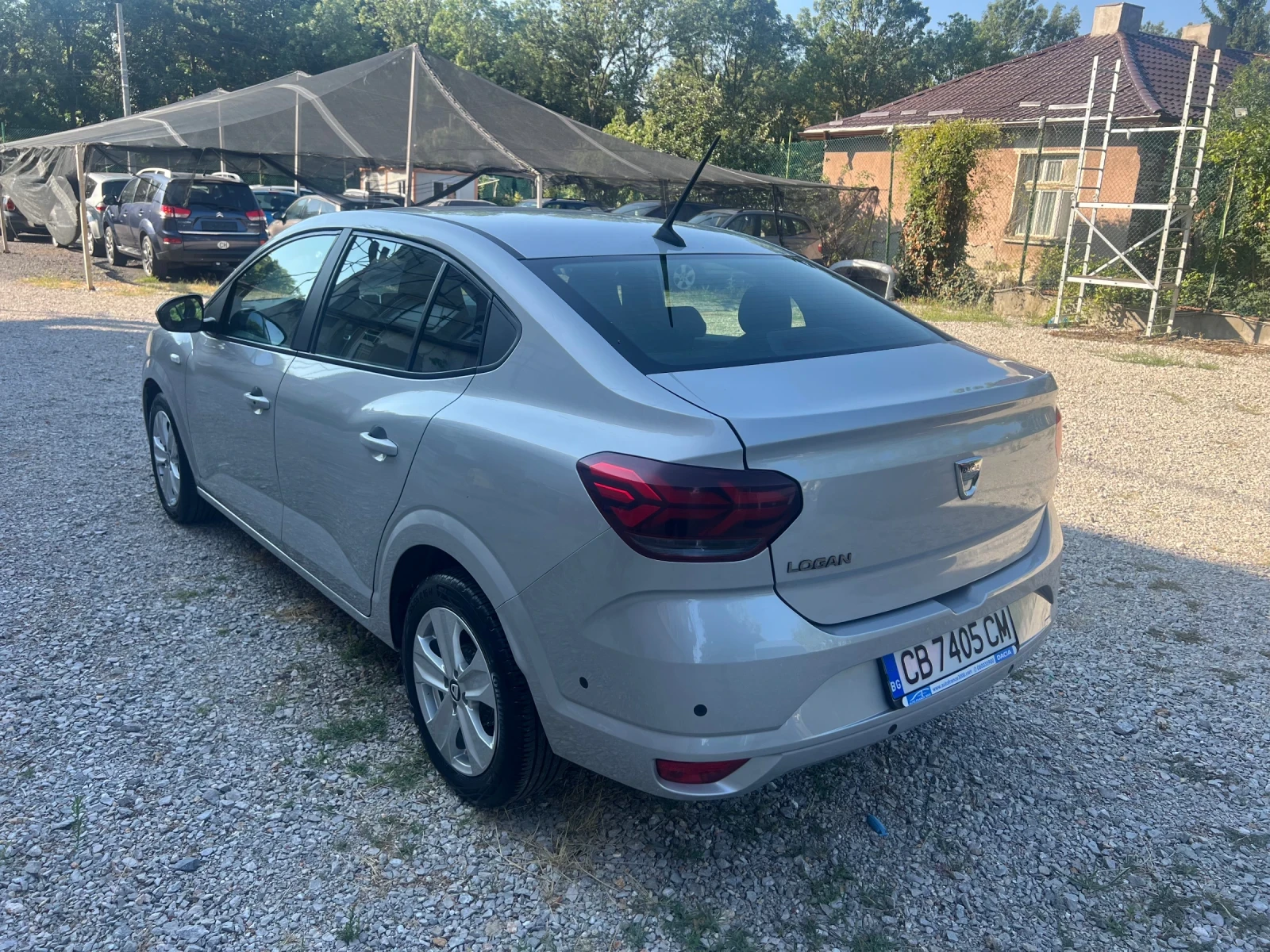 Dacia Logan 1.0i -92 k.c. - изображение 3