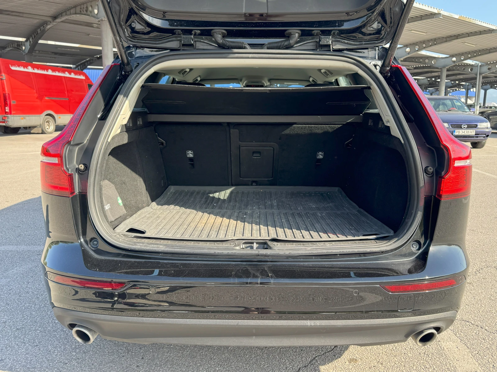 Volvo V60 D4 Momentum - изображение 6