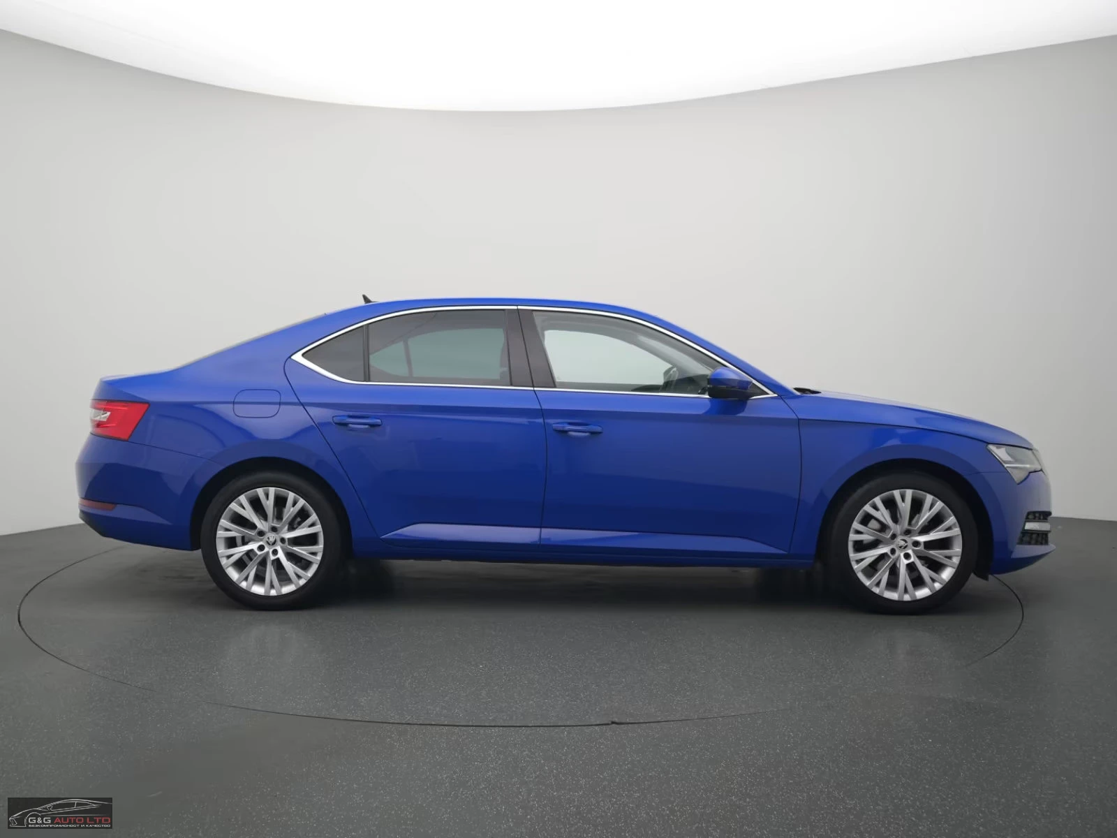 Skoda Superb AMBITION/200HP/DSG/CAM/NAVI/LED/742v - изображение 5
