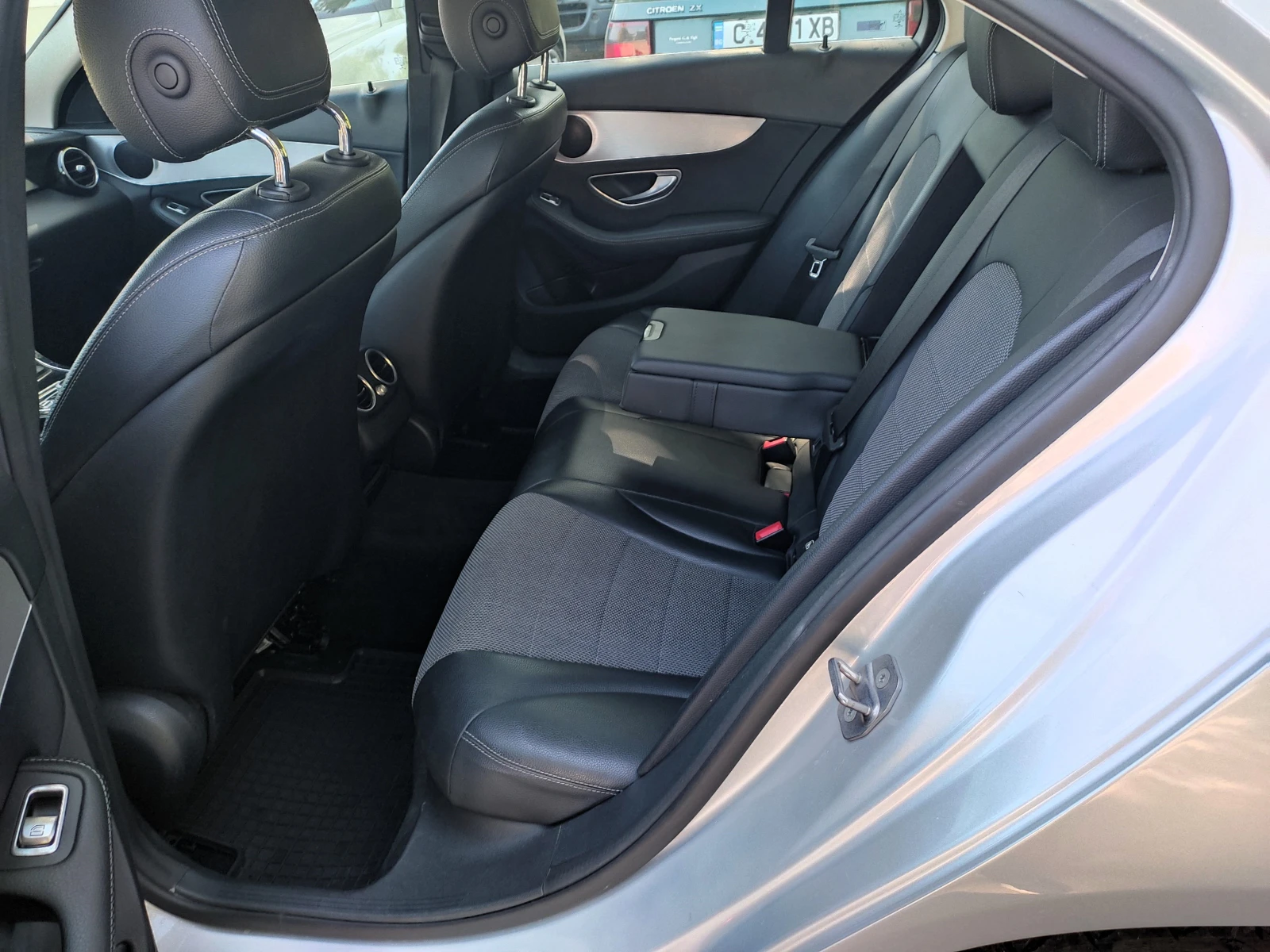 Mercedes-Benz C 200 Avantgarde, снимка 10 - Автомобили и джипове - 53827485