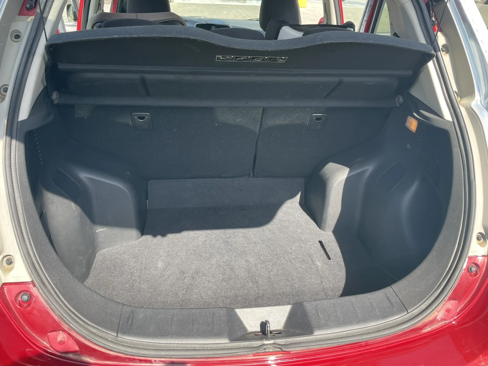 Nissan Leaf  24kWh | ТЕРМОПОМПА | 10/12 bar | Nokian | ОБСЛУЖЕН, снимка 14 - Автомобили и джипове - 54230927