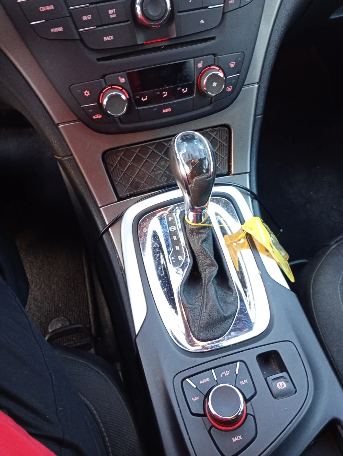 Opel Insignia Комби, снимка 8 - Автомобили и джипове - 54714472