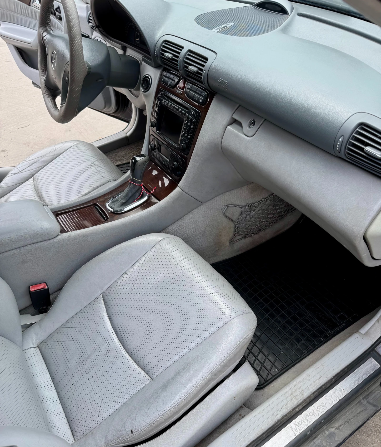Mercedes-Benz C 320, снимка 9 - Автомобили и джипове - 55015006