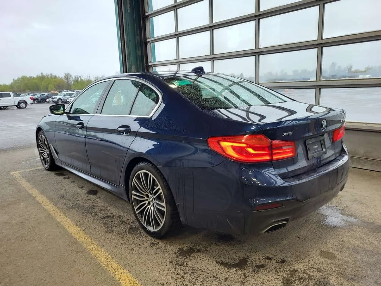 BMW 530 xDrive/CARFAX/ШИБИДАХ/ПОДГРЕВИ, снимка 4 - Автомобили и джипове - 55043905