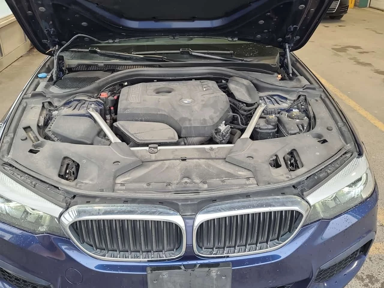 BMW 530 xDrive/CARFAX/ШИБИДАХ/ПОДГРЕВИ, снимка 17 - Автомобили и джипове - 55043905