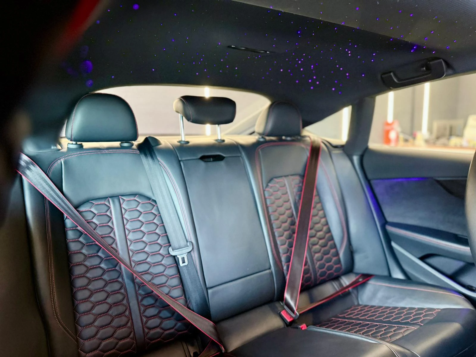 Audi Rs5 Quattro* B&O* HUD* Carbon* Pano* Starlight* ЛИЗИНГ, снимка 15 - Автомобили и джипове - 55405598
