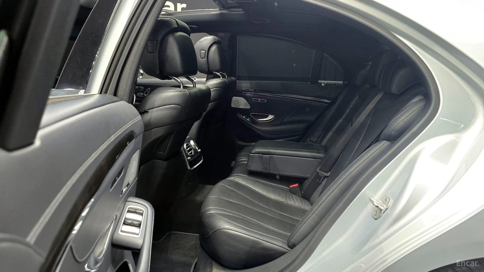 Mercedes-Benz S 350 D* 4MATIC* КОЖА* ПОДГРЕВ* ОБДУХВ* BURMASTER* PANO*, снимка 12 - Автомобили и джипове - 55666954