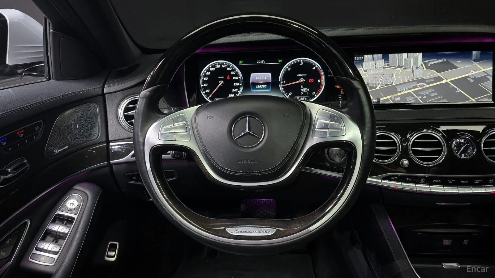 Mercedes-Benz S 350 D* 4MATIC* КОЖА* ПОДГРЕВ* ОБДУХВ* BURMASTER* PANO*, снимка 13 - Автомобили и джипове - 55666954