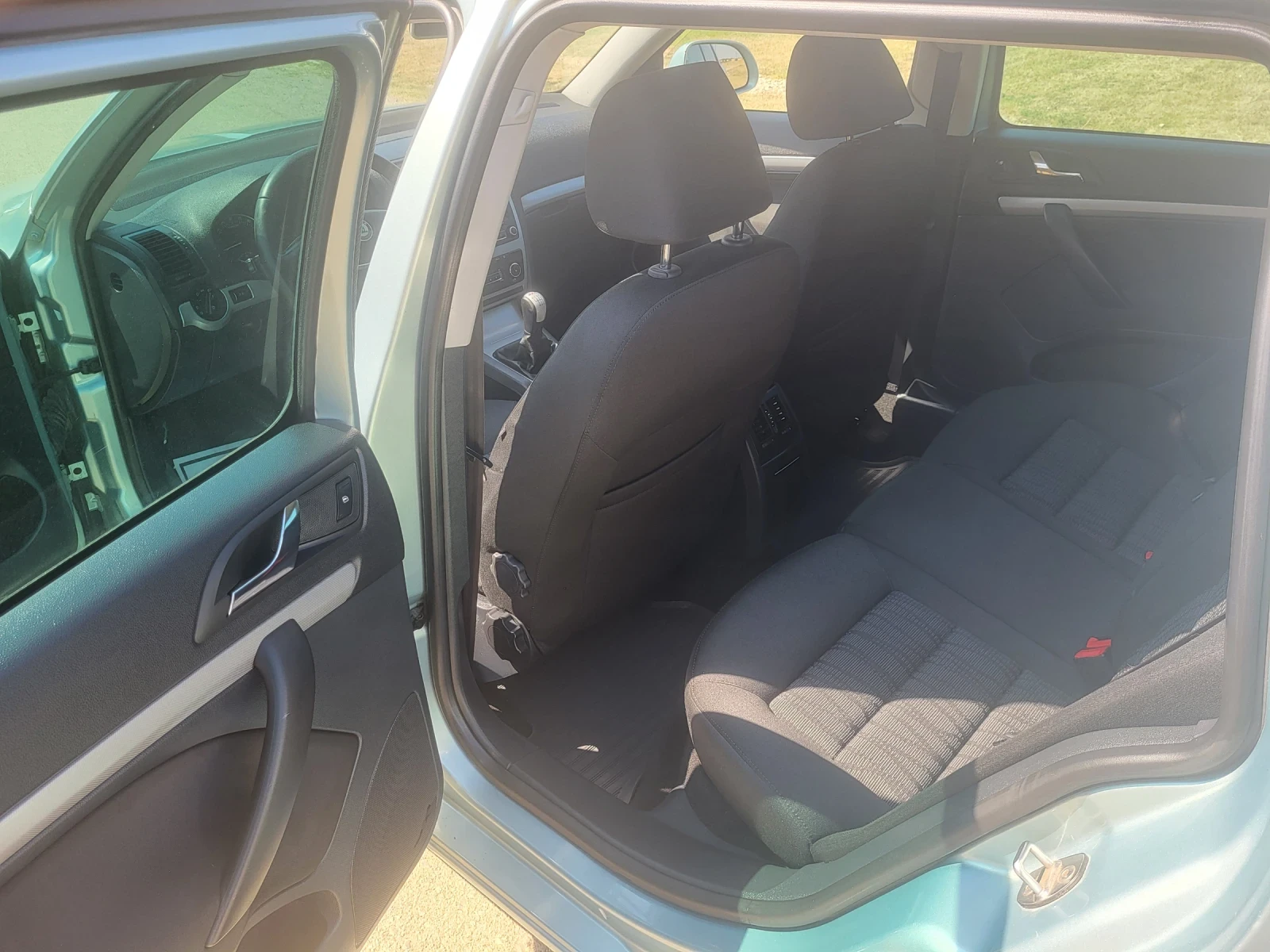 Skoda Octavia 1.6 tdi 4x4, снимка 8 - Автомобили и джипове - 55804949