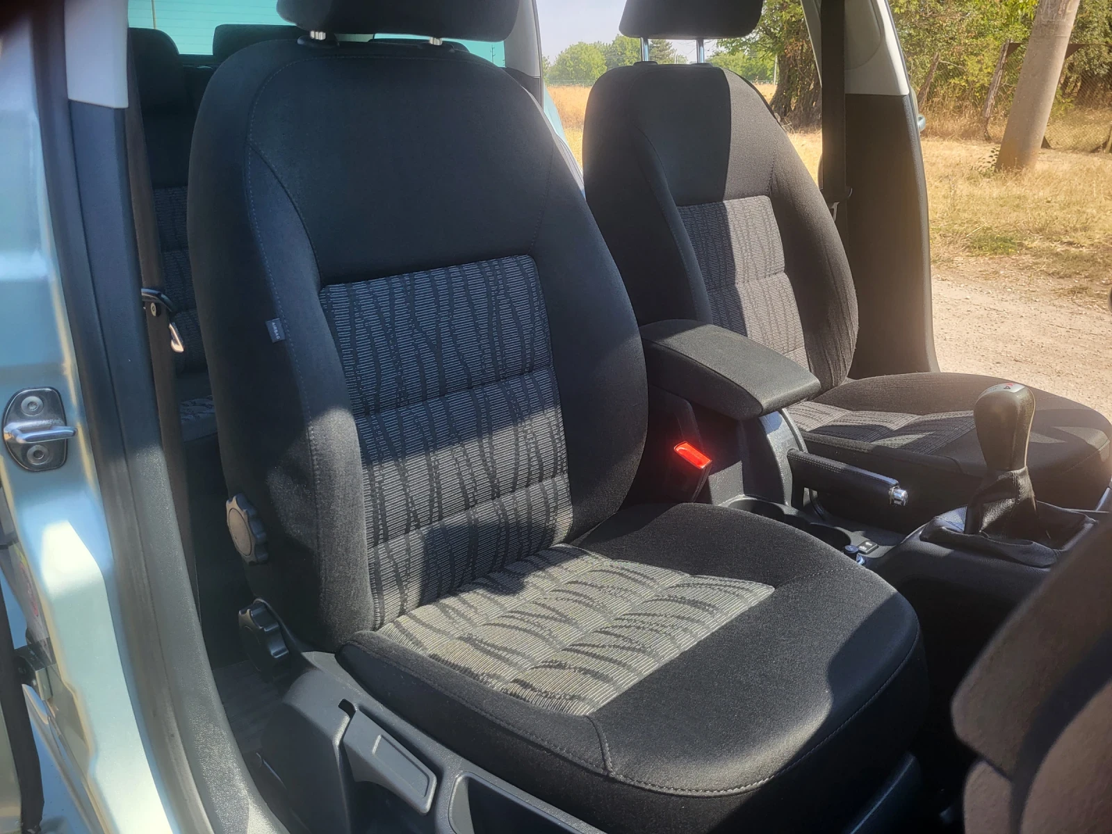 Skoda Octavia 1.6 tdi 4x4, снимка 11 - Автомобили и джипове - 55804949