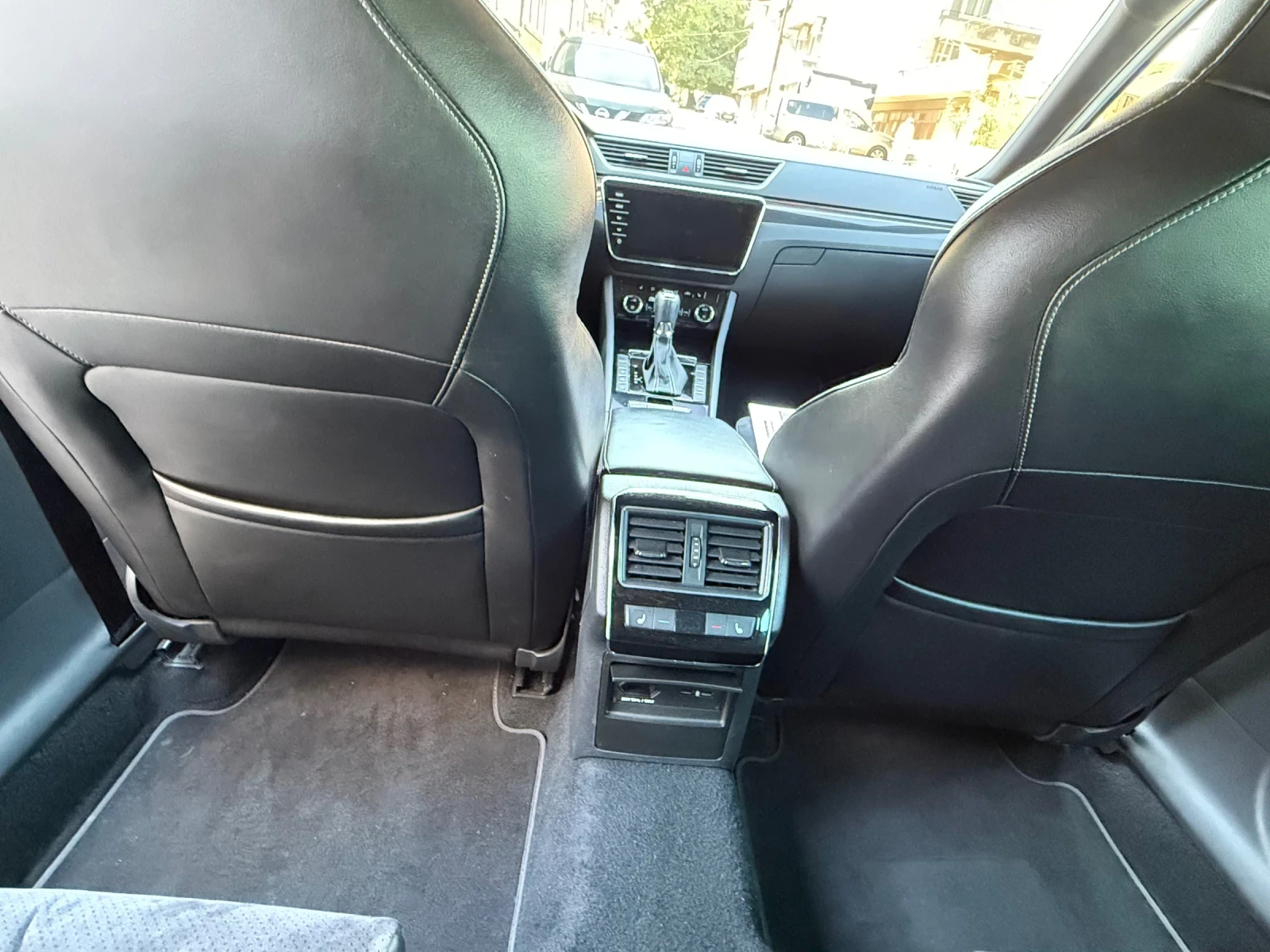 Skoda Superb, снимка 12 - Автомобили и джипове - 56151348
