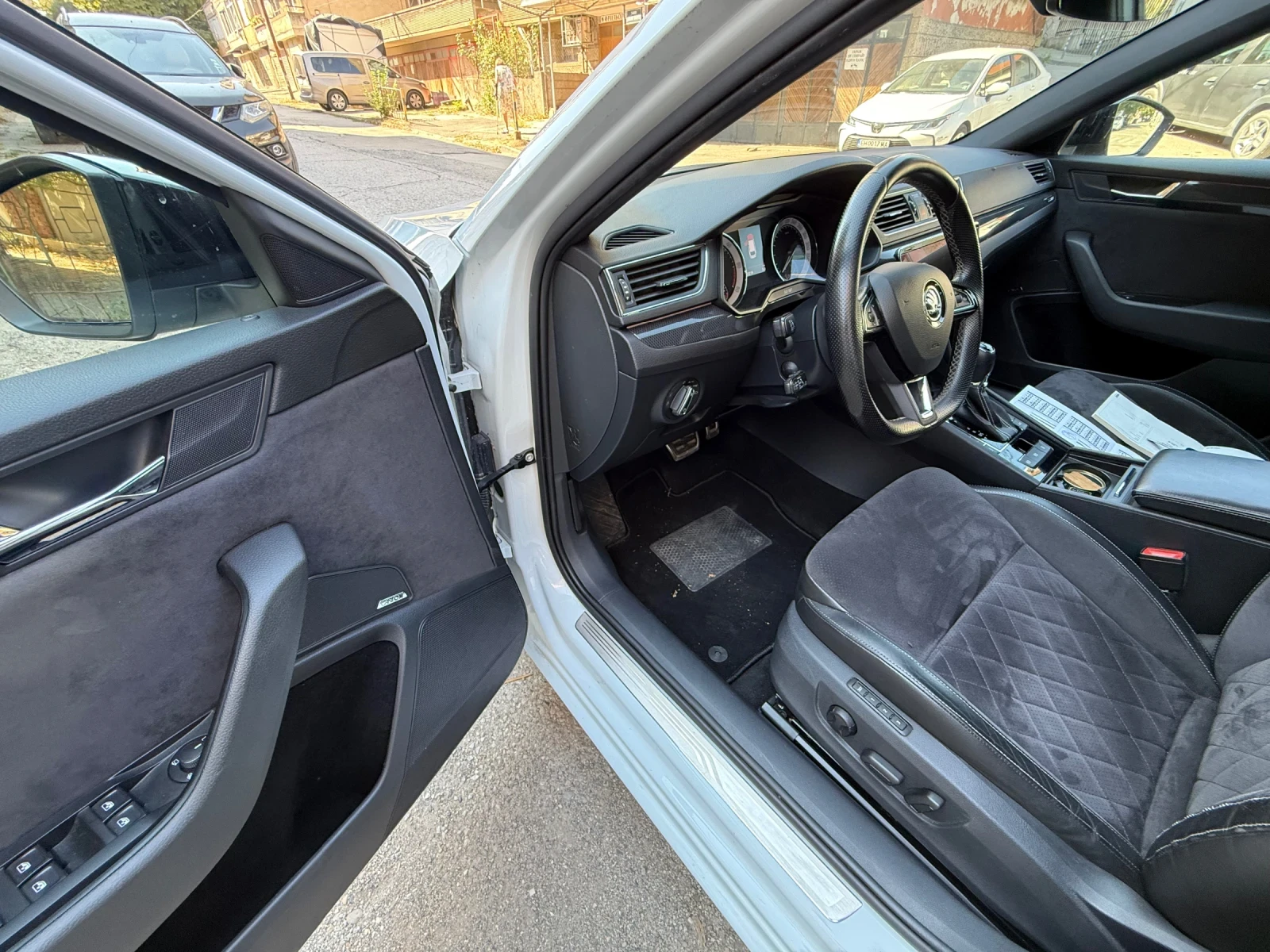 Skoda Superb, снимка 10 - Автомобили и джипове - 56151348