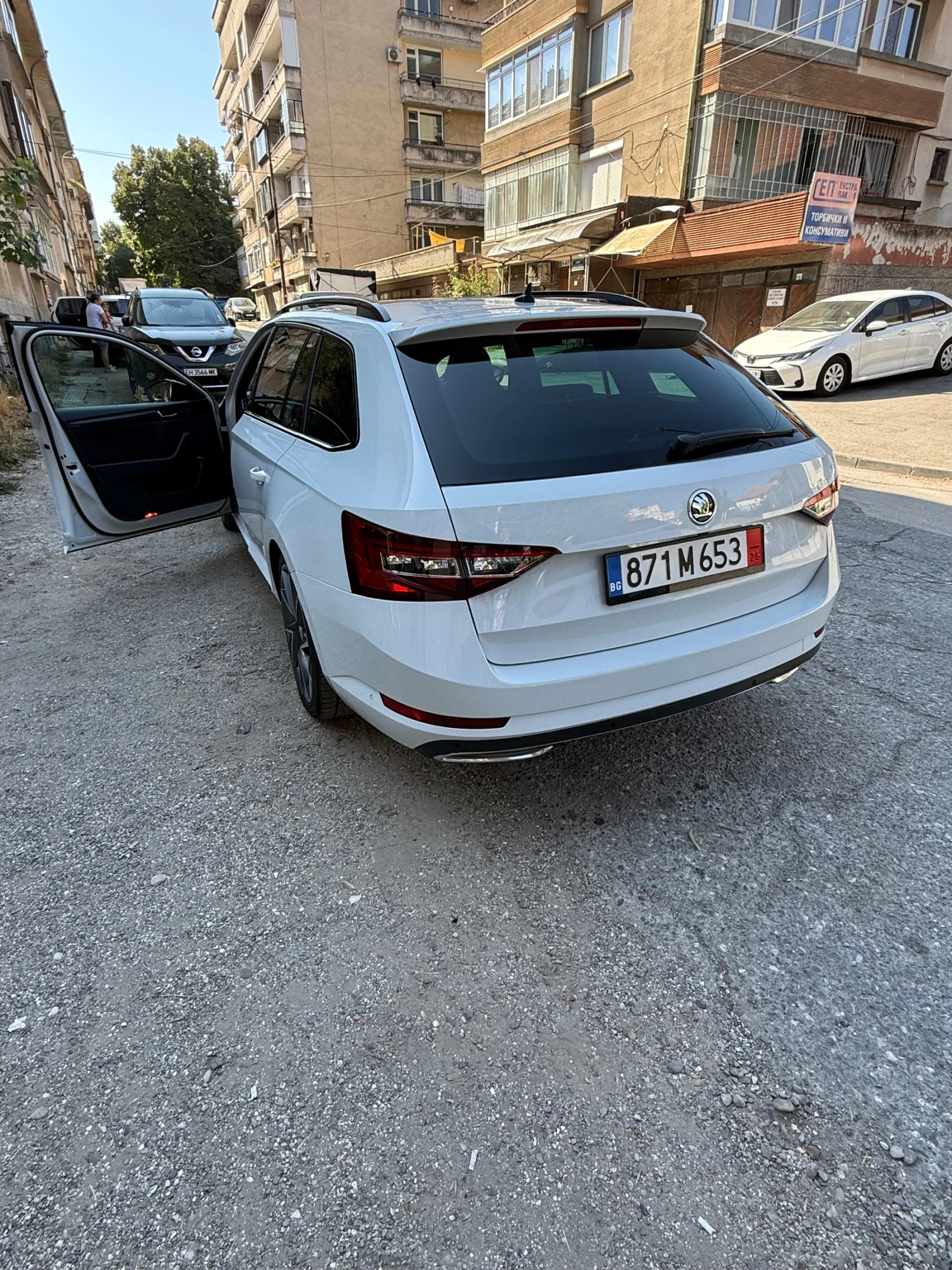 Skoda Superb, снимка 5 - Автомобили и джипове - 56151348