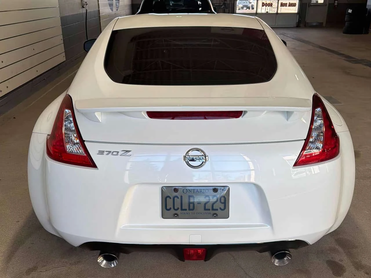 Nissan 370Z * Sport Manual * АВТОКРЕДИТ БЕЗ ПЪРВОНАЧАЛНА* , снимка 4 - Автомобили и джипове - 56207651