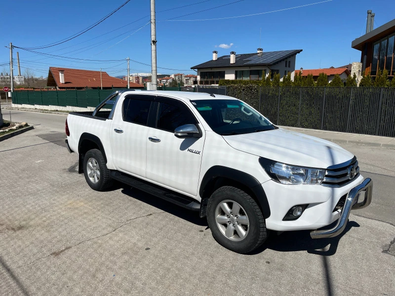 Toyota Hilux 2.4 TDI, снимка 2 - Автомобили и джипове - 47868200