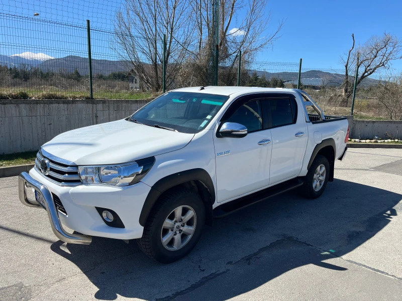 Toyota Hilux 2.4 TDI, снимка 3 - Автомобили и джипове - 47868200