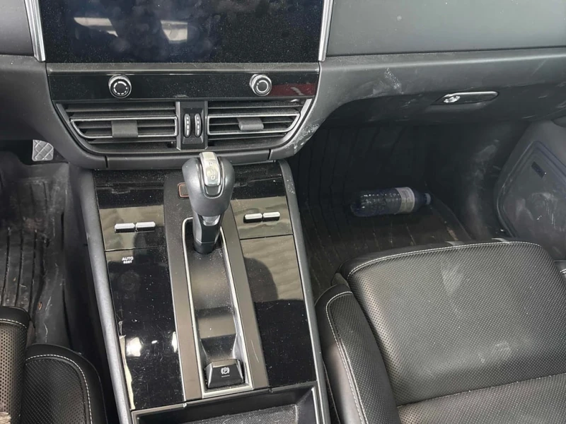 Porsche Macan 2024 AWD * CARFAX * БЕЗ ПЪРВОНАЧАЛНА ВНОСКА, снимка 9 - Автомобили и джипове - 53021249