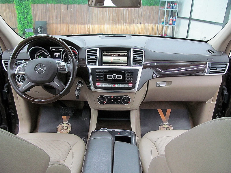 Mercedes-Benz ML 350 AMG line/ПОДГРЕВ ОБДУХВАНЕ СОБСТВЕН ЛИЗИНГ, снимка 16 - Автомобили и джипове - 53229853