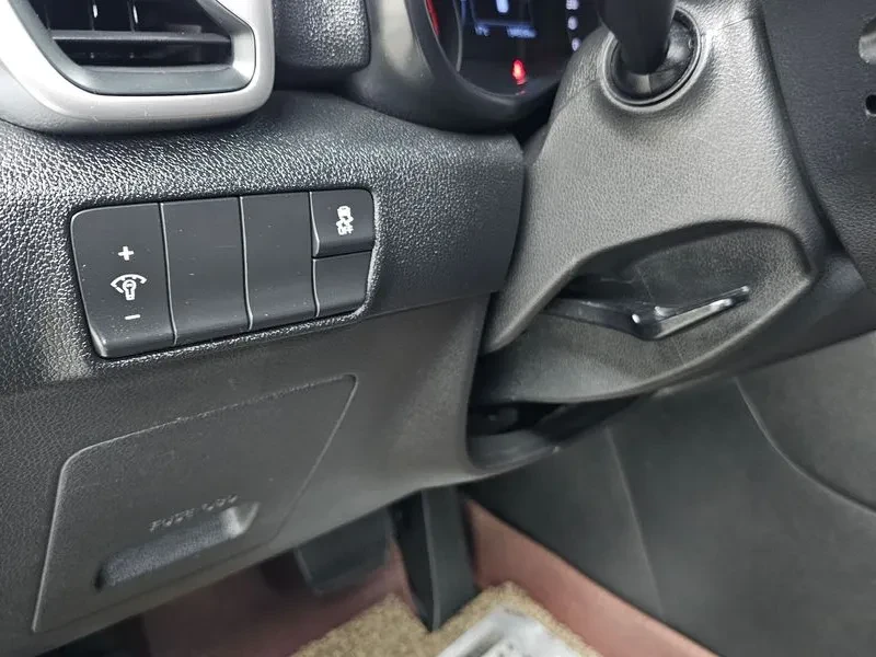 Kia Sportage 2.0 CRDi 4WD, снимка 14 - Автомобили и джипове - 54275012