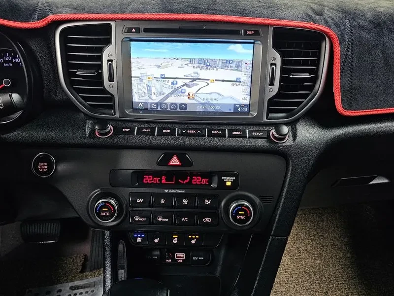 Kia Sportage 2.0 CRDi 4WD, снимка 16 - Автомобили и джипове - 54275012