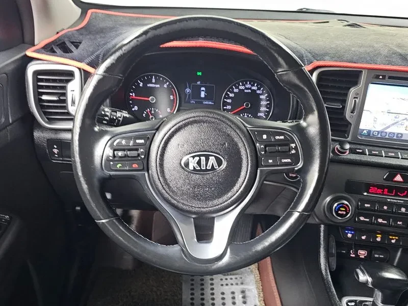 Kia Sportage 2.0 CRDi 4WD, снимка 13 - Автомобили и джипове - 54275012