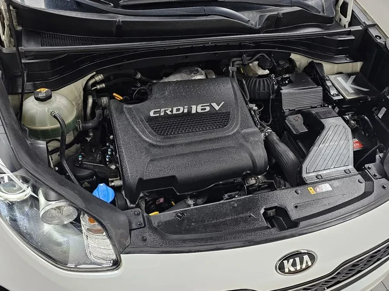 Kia Sportage 2.0 CRDi 4WD, снимка 6 - Автомобили и джипове - 54275012