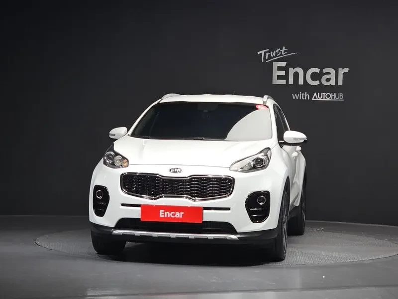 Kia Sportage 2.0 CRDi 4WD, снимка 3 - Автомобили и джипове - 54275012